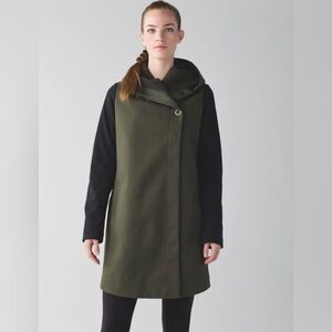 Lululemon Savasana Softshell II Gator Green Size M